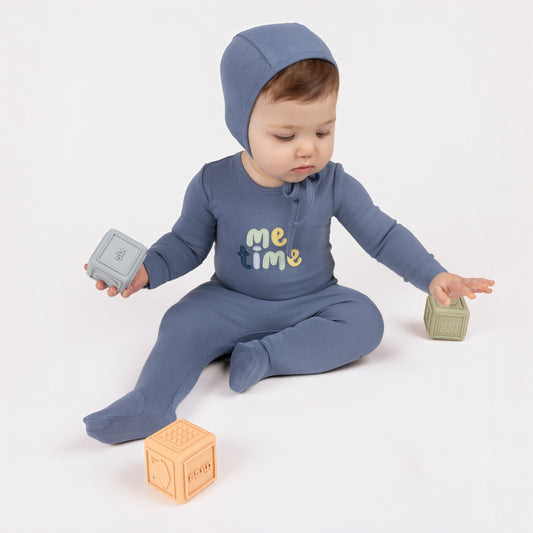 ME TIME APPLIQUE FOOTIE + HAT BLUE